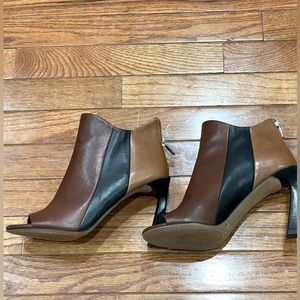 Vince Camuto tri color leather open toe ankle booties.